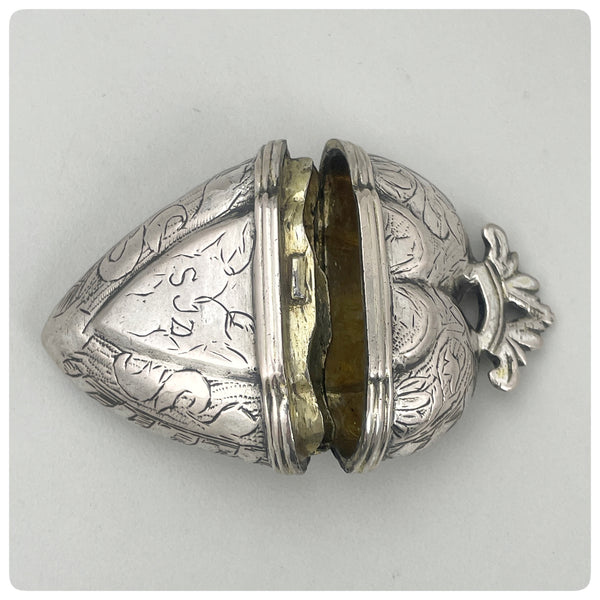 Open, Scandinavian Solid Silver and Gilded Heart-Shaped Vinaigrette or Hovedvandsaeg, Eighteenth Century - The Silver Vault of Charleston