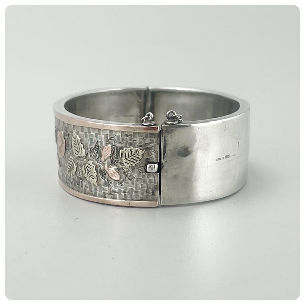 Clasp, American Green Gold, Rose Gold, and Coin Silver Hinged Bracelet, Circa 1860 - The Silver Vault of Charleston